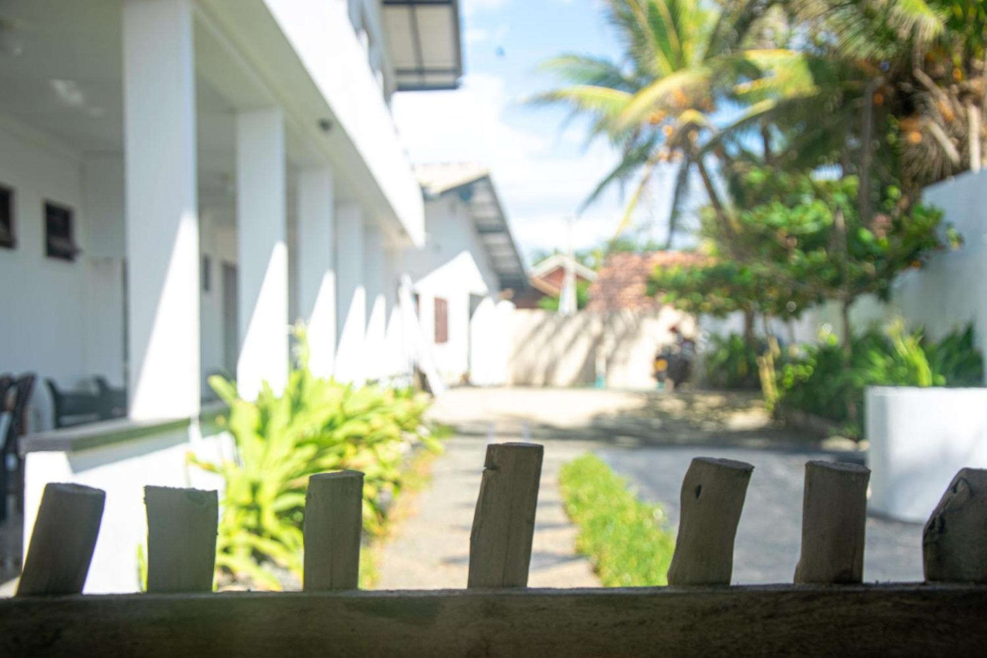 Sailors' Bay Bed & Breakfast Hikkaduwa Ngoại thất bức ảnh