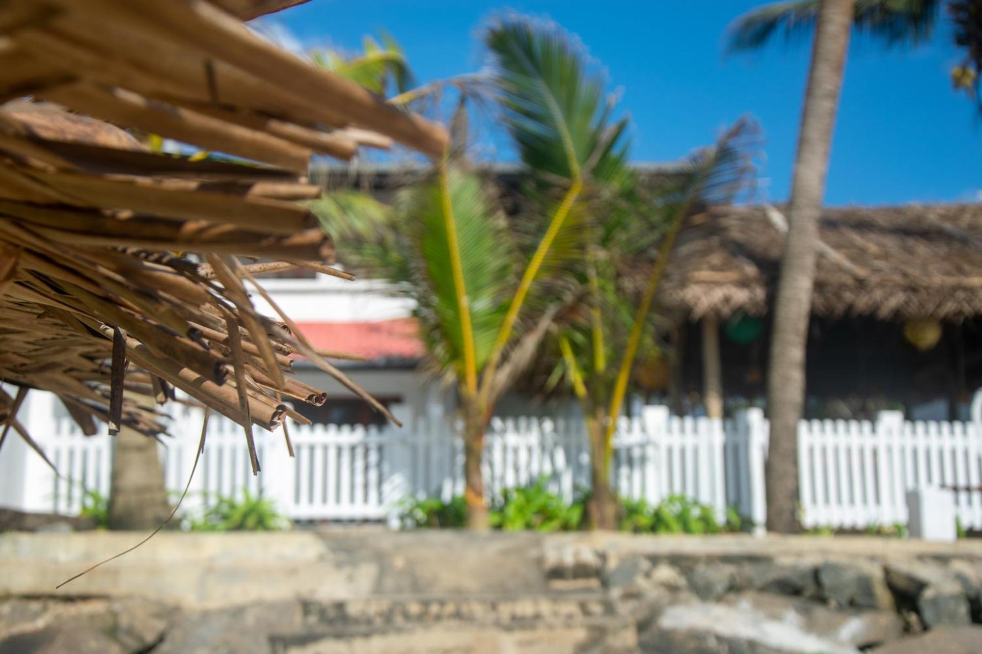 Sailors' Bay Bed & Breakfast Hikkaduwa Ngoại thất bức ảnh