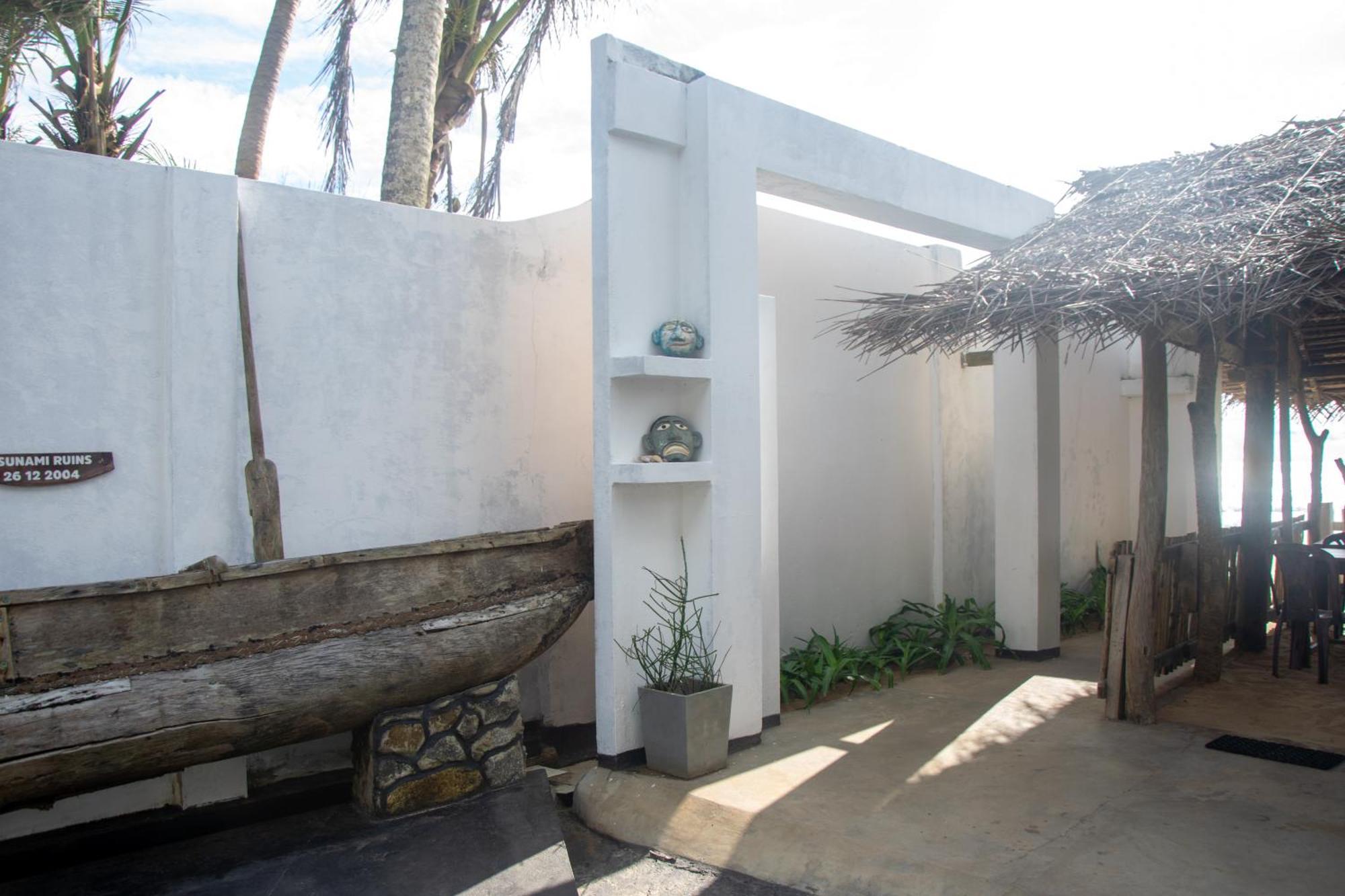 Sailors' Bay Bed & Breakfast Hikkaduwa Ngoại thất bức ảnh