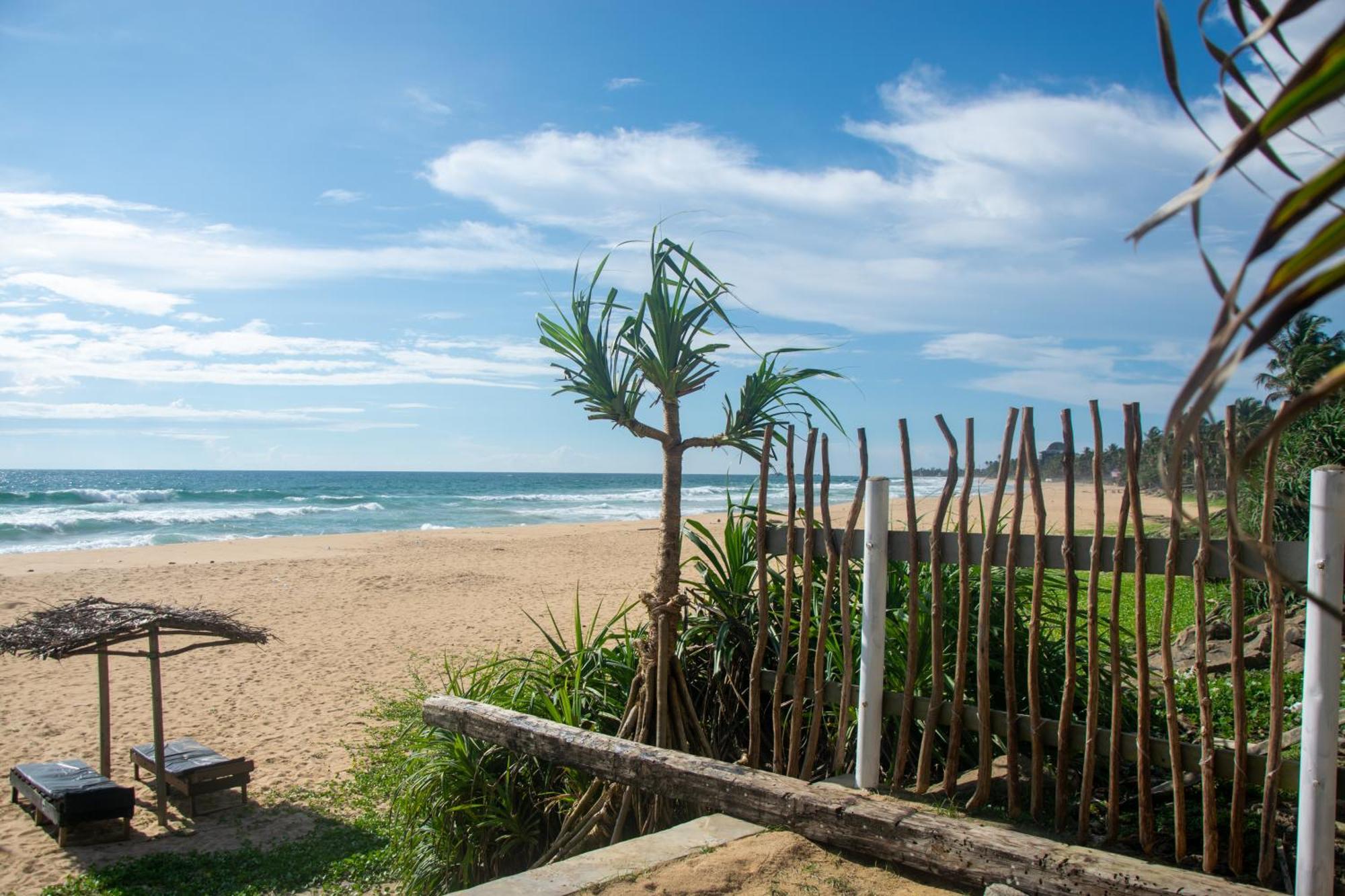 Sailors' Bay Bed & Breakfast Hikkaduwa Ngoại thất bức ảnh