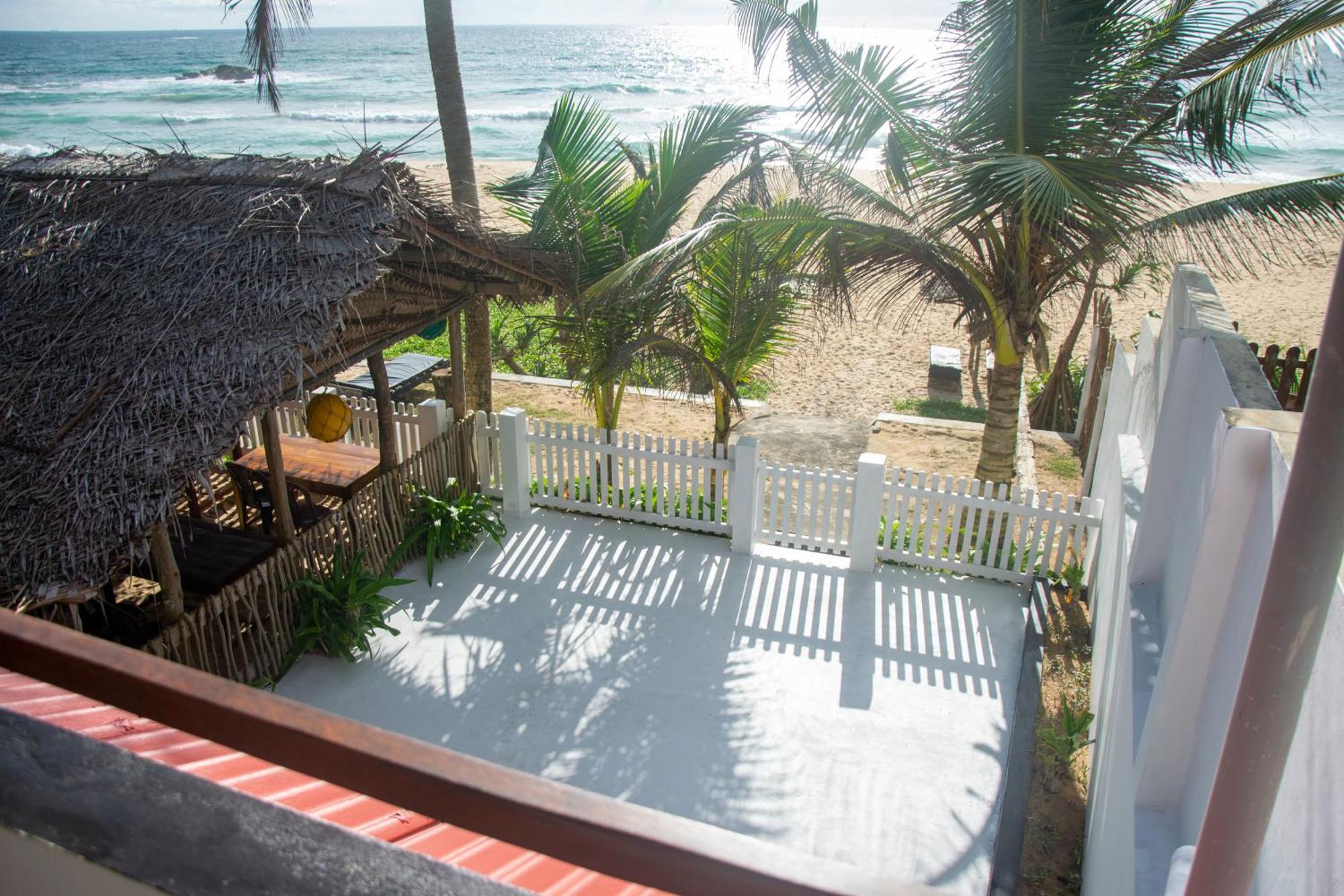 Sailors' Bay Bed & Breakfast Hikkaduwa Ngoại thất bức ảnh