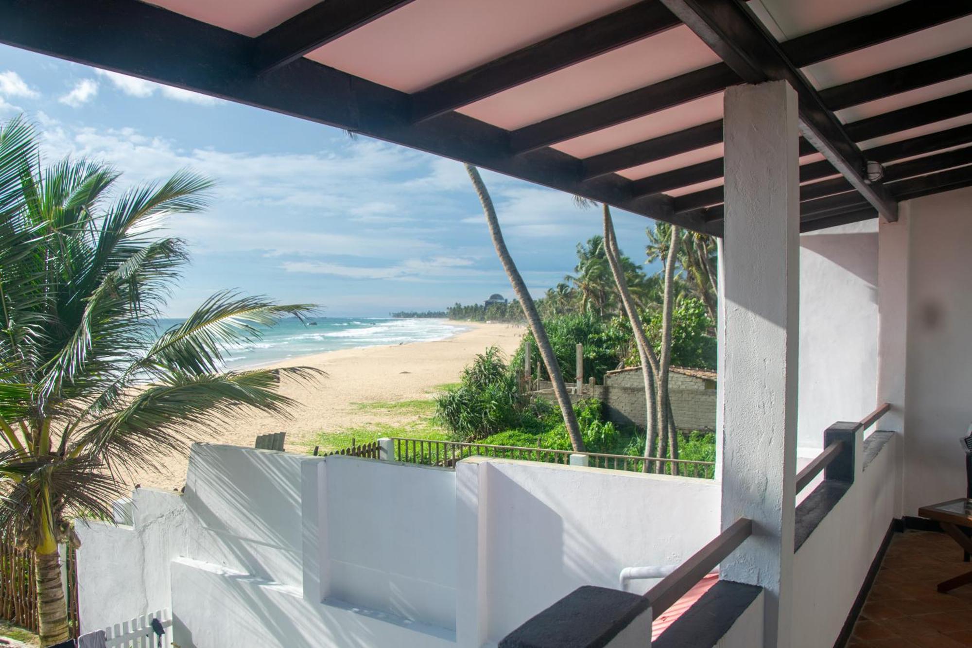 Sailors' Bay Bed & Breakfast Hikkaduwa Ngoại thất bức ảnh