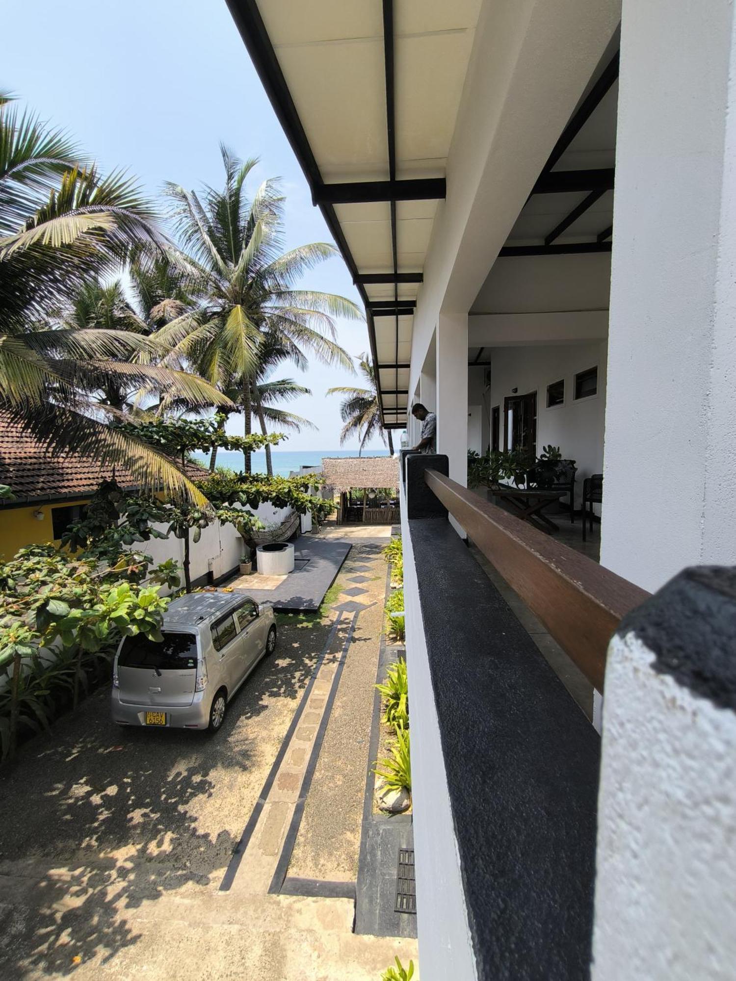 Sailors' Bay Bed & Breakfast Hikkaduwa Ngoại thất bức ảnh