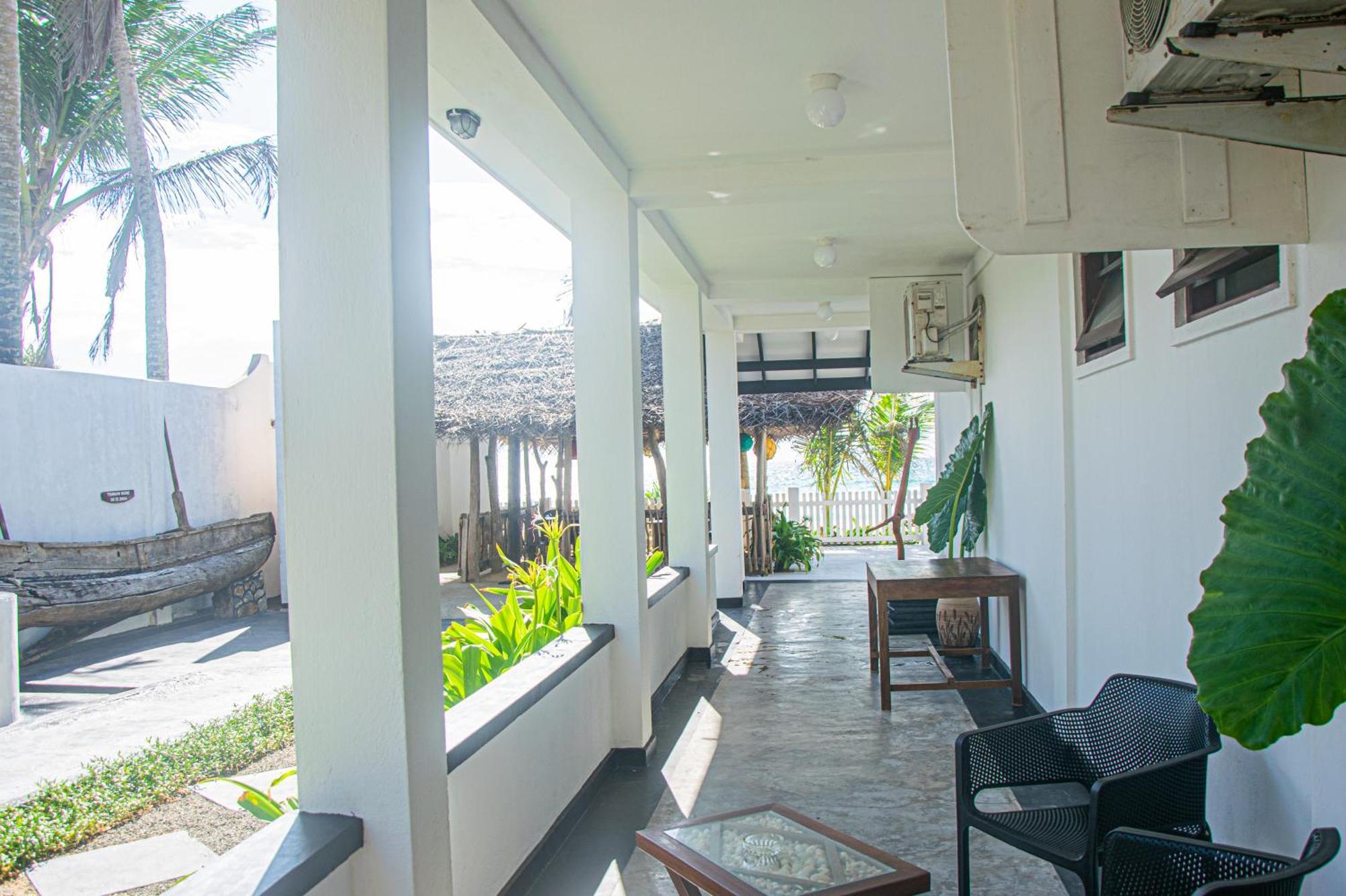 Sailors' Bay Bed & Breakfast Hikkaduwa Ngoại thất bức ảnh