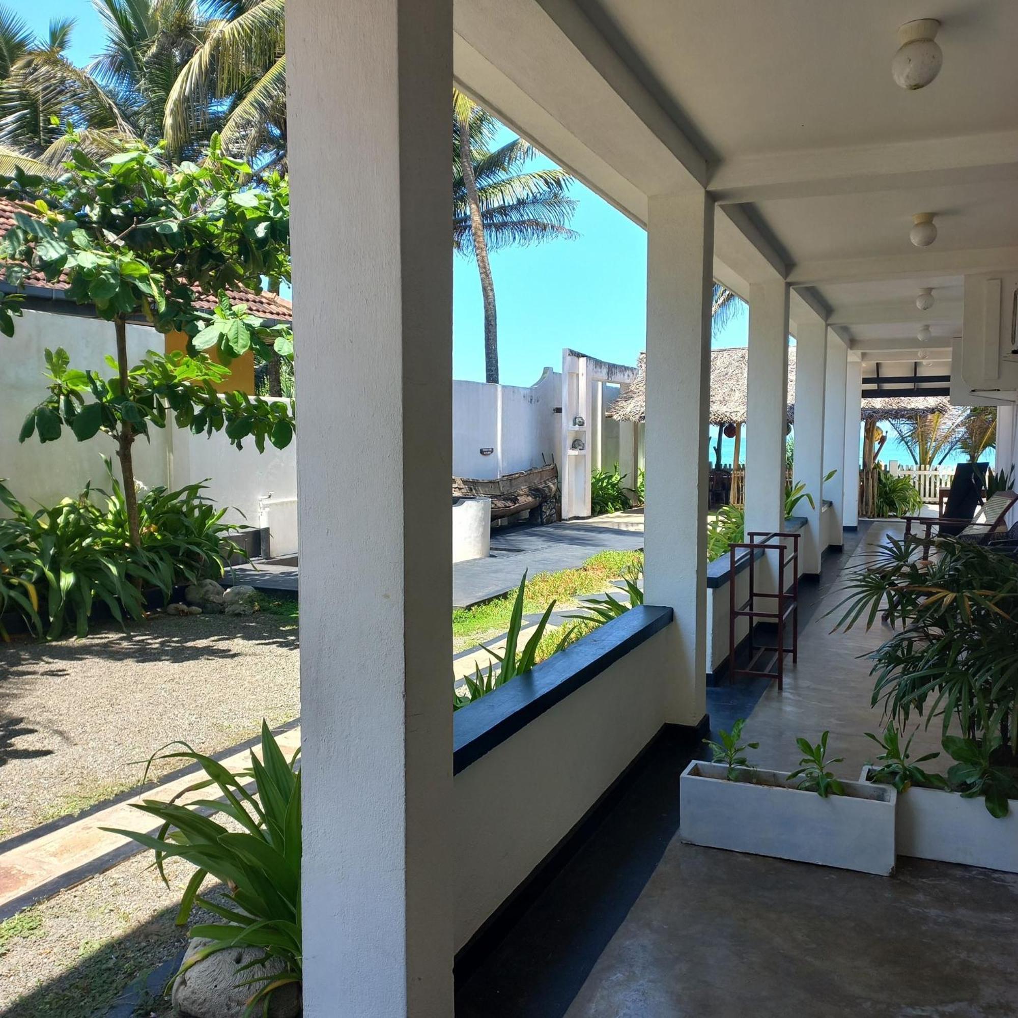 Sailors' Bay Bed & Breakfast Hikkaduwa Ngoại thất bức ảnh