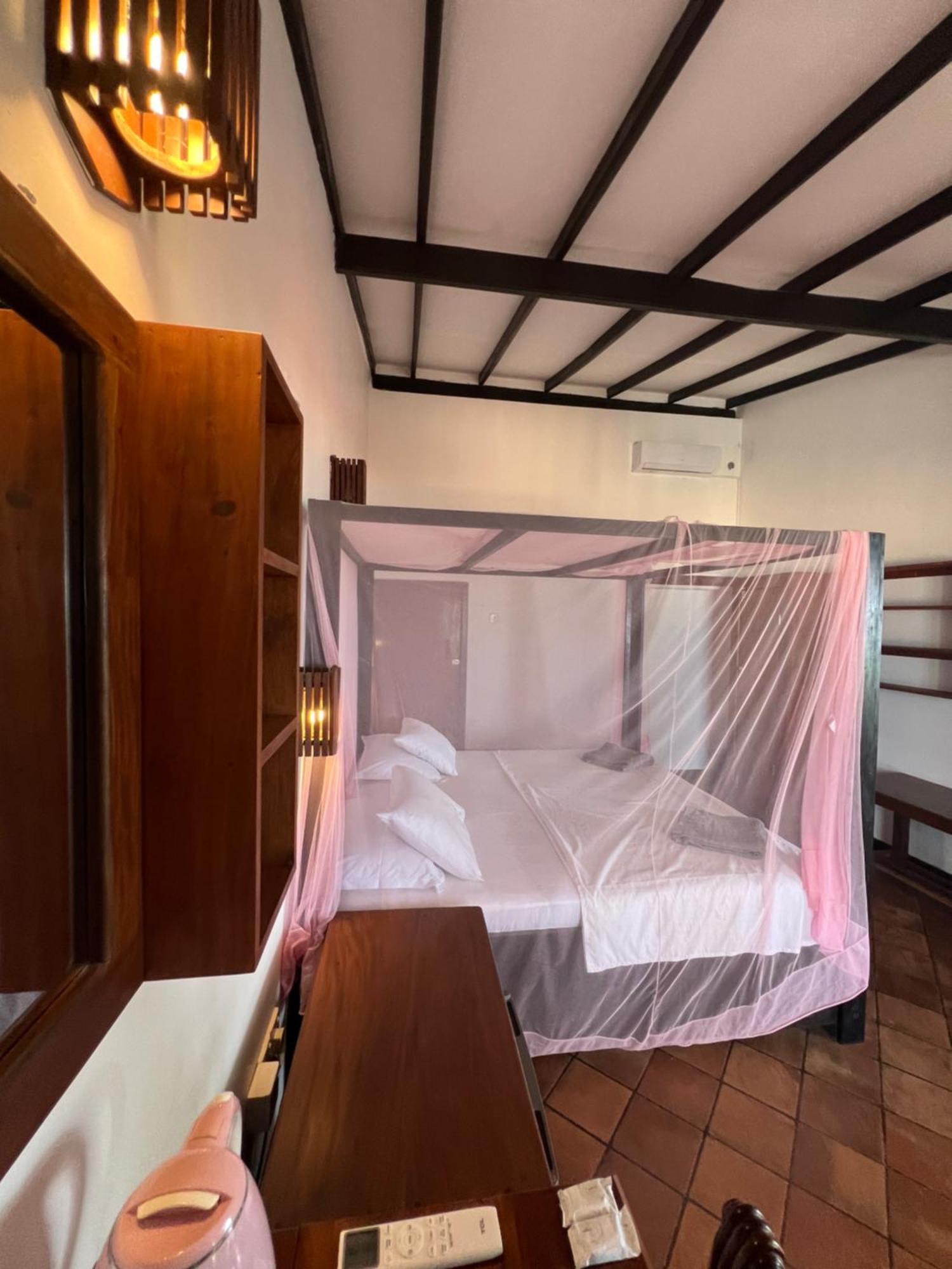 Sailors' Bay Bed & Breakfast Hikkaduwa Ngoại thất bức ảnh