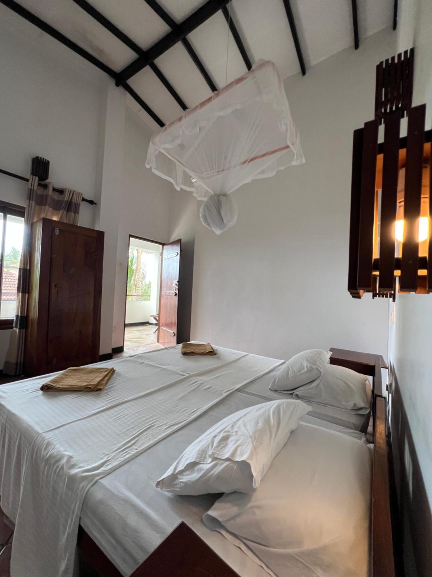 Sailors' Bay Bed & Breakfast Hikkaduwa Ngoại thất bức ảnh