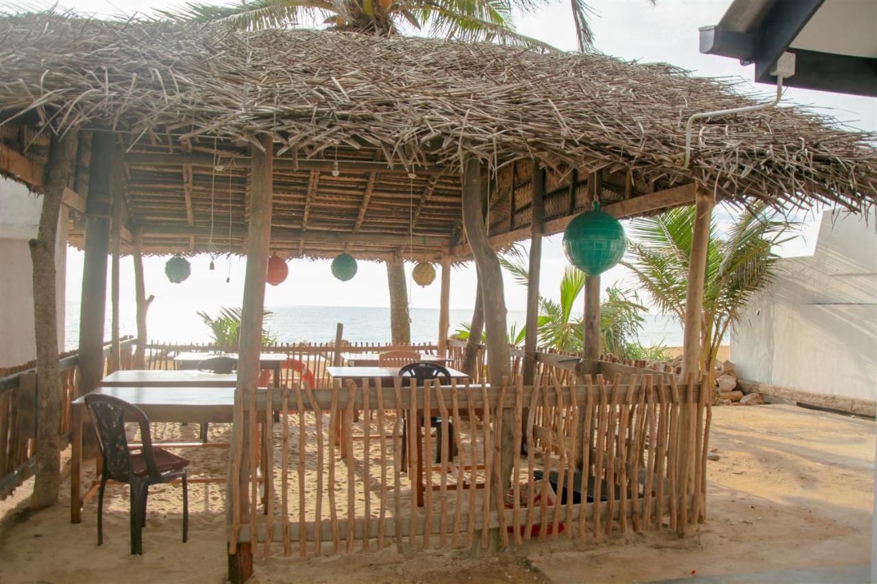 Sailors' Bay Bed & Breakfast Hikkaduwa Ngoại thất bức ảnh