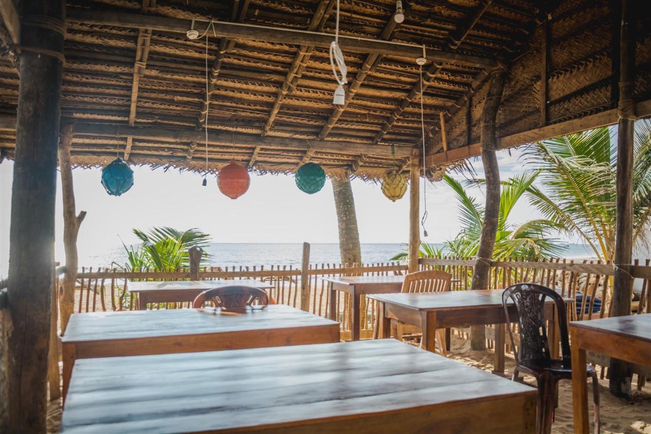Sailors' Bay Bed & Breakfast Hikkaduwa Ngoại thất bức ảnh