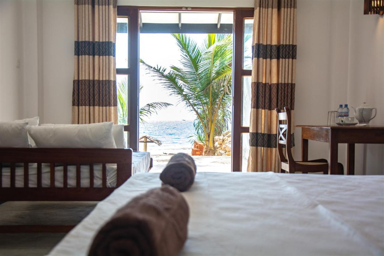 Sailors' Bay Bed & Breakfast Hikkaduwa Ngoại thất bức ảnh
